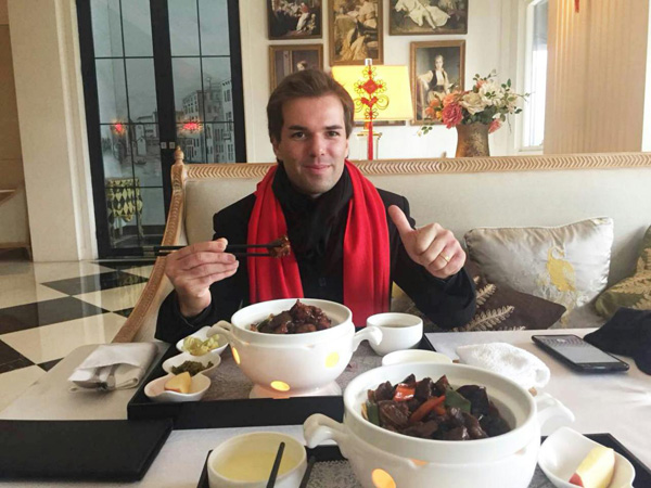 費(fèi)爾南德斯先生到訪 費(fèi)爾南德斯先生到訪