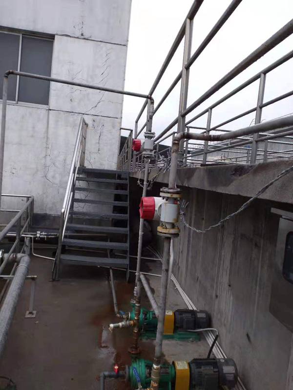 米科電磁流量計在印染污水處理現(xiàn)場 米科電磁流量計在印染污水處理現(xiàn)場