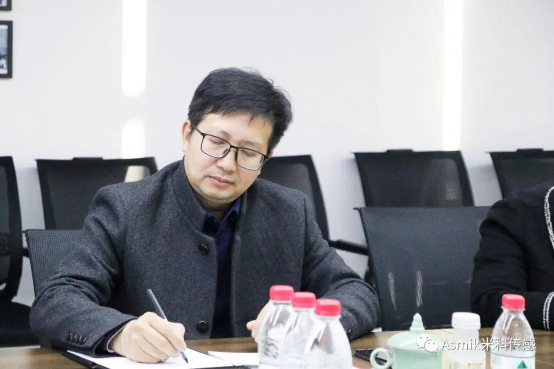 座談會現(xiàn)場閆樹斌教授 座談會現(xiàn)場閆樹斌教授